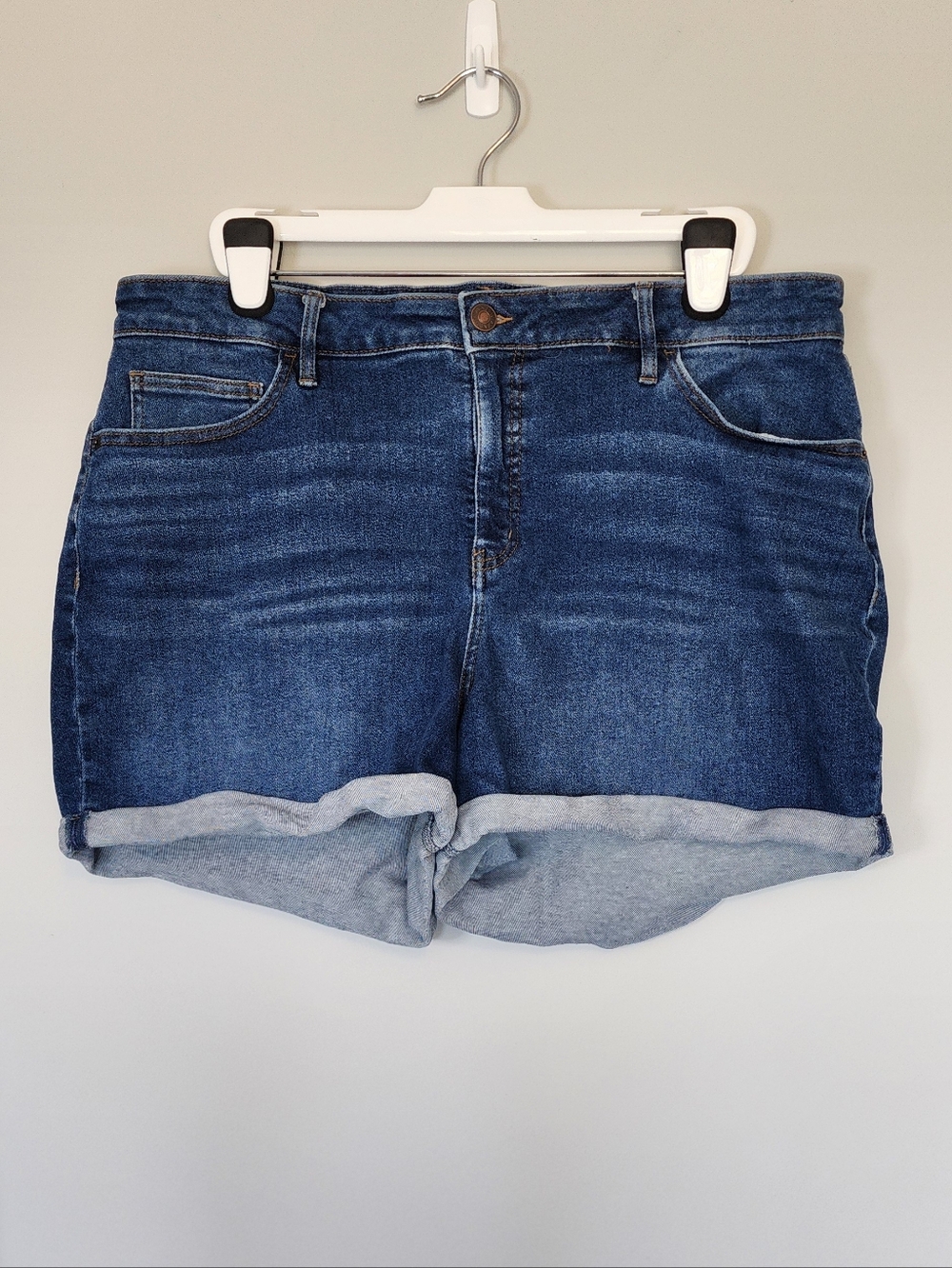 Ava & Viv High-Rise Cuffed Denim Shorts 20W
